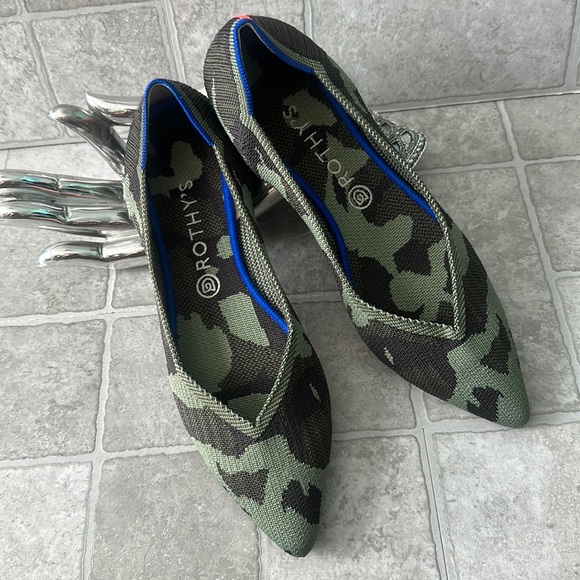 💚Rothy’s The Point Camo Flats💚 - Picture 2 of 15